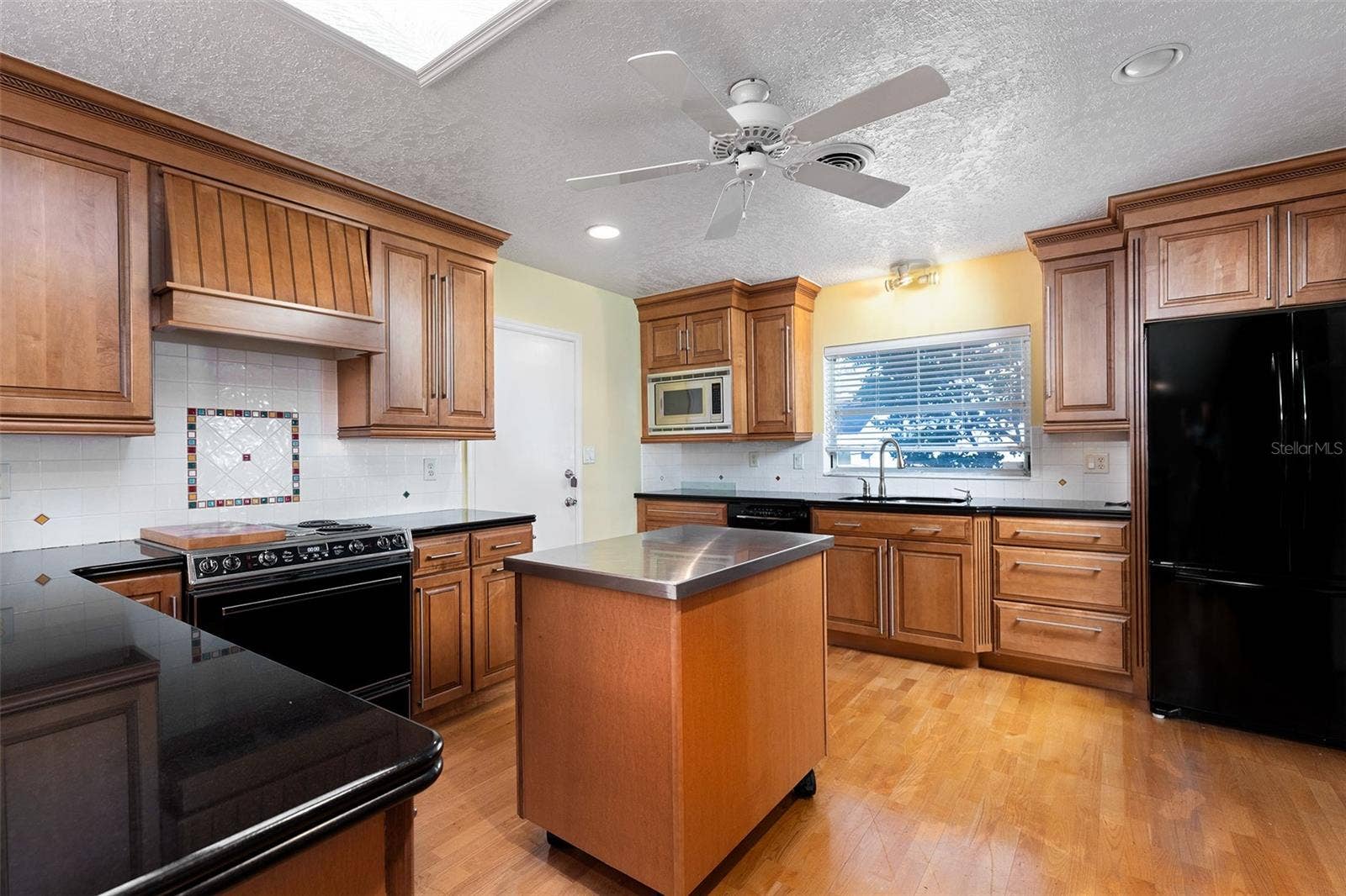 5119 PELLEPORT AVENUE, Belle Isle, FL 32812 Kitchen