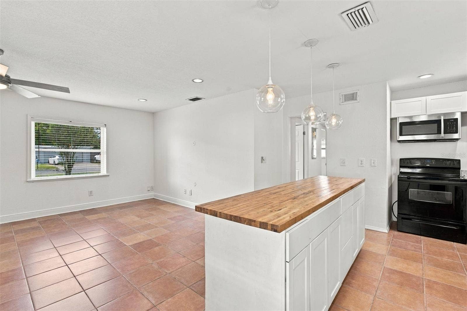 3021 TOURAINE AVENUE, Orlando, FL 32812 3021 TOURAINE AVENUE, Orlando, FL 32812
