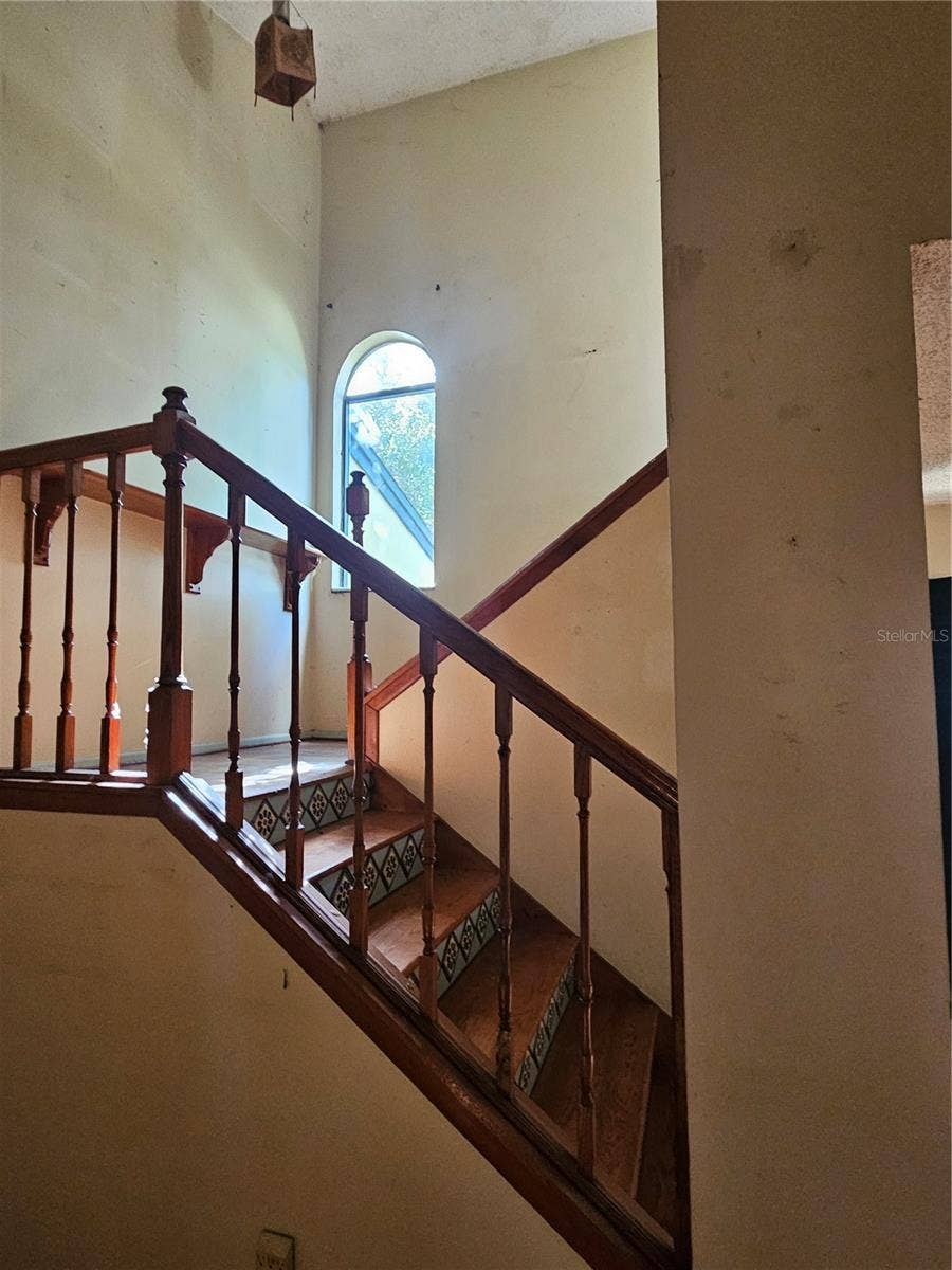 688 GOLDEN SUNSHINE CIRCLE, Orlando, FL 32807 688 GOLDEN SUNSHINE CIRCLE, Orlando, FL 32807