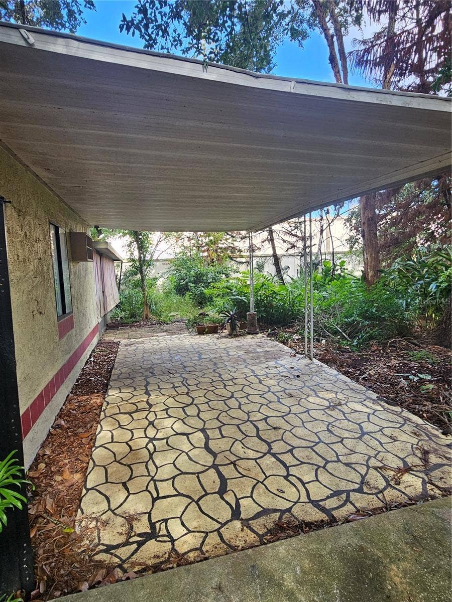 688 GOLDEN SUNSHINE CIRCLE, Orlando, FL 32807 688 GOLDEN SUNSHINE CIRCLE, Orlando, FL 32807