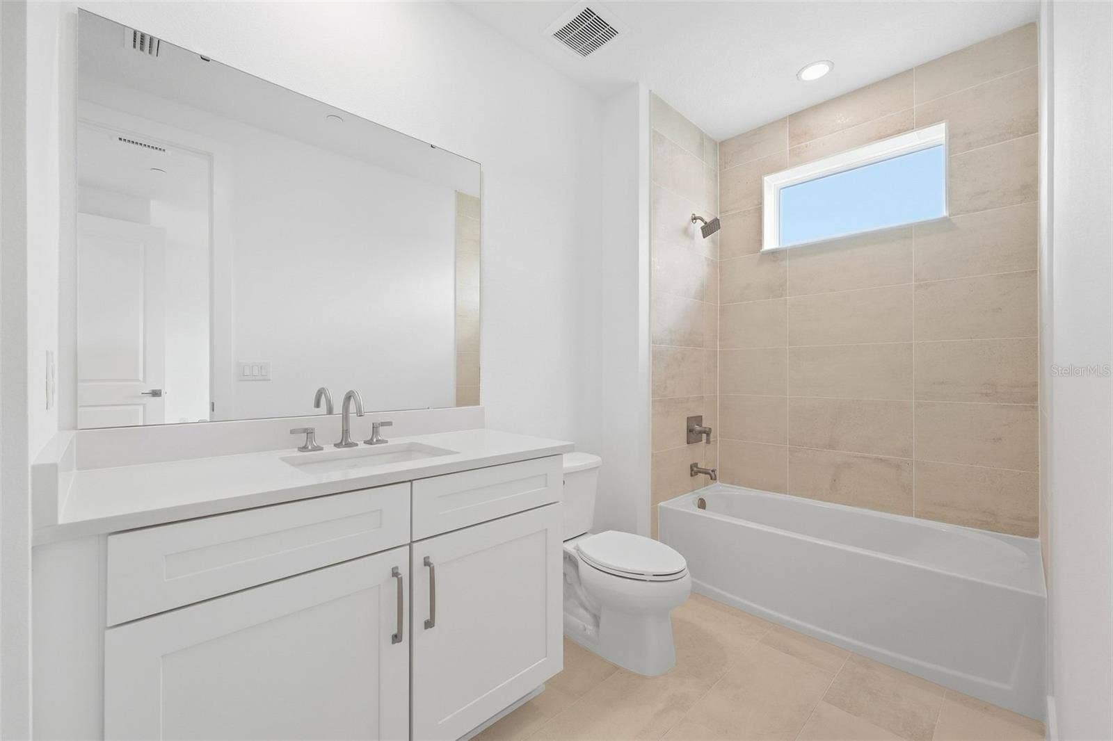 9317 LUMINARY BOULEVARD, Orlando, FL 32827 Secondary en suite bath in 2nd bedroom