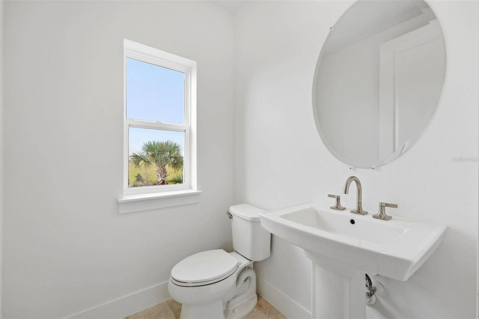9317 LUMINARY BOULEVARD, Orlando, FL 32827 Powder bath