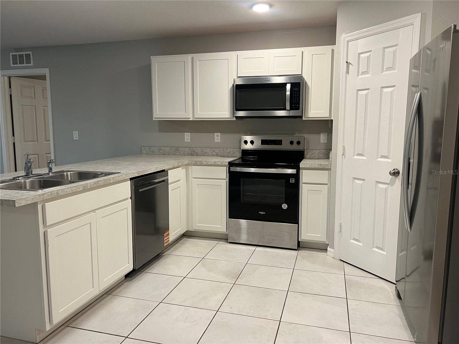 3404 61ST STREET W, Lehigh Acres, FL 33971 Kitchen appliances.