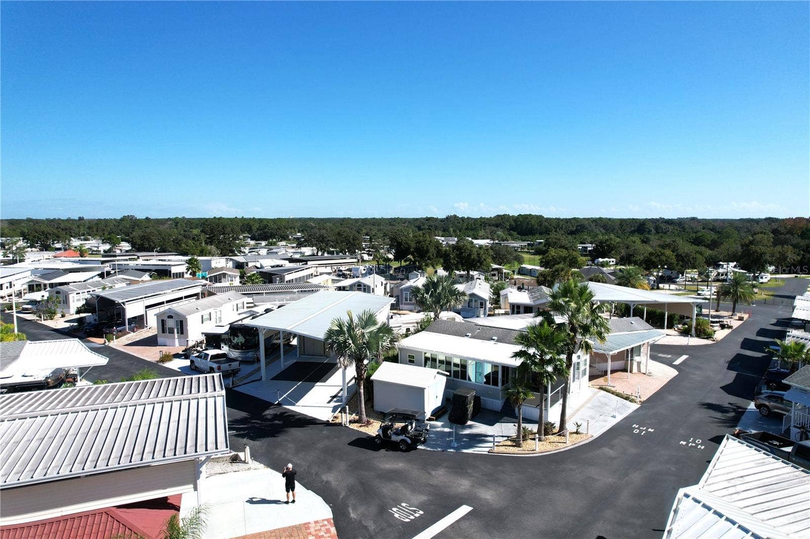 Well maintained large port & shed!