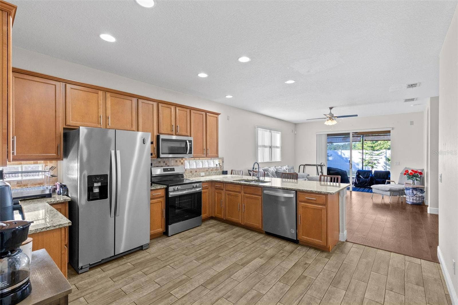 10337 ANDOVER POINT CIRCLE, Orlando, FL 32825 Kitchen