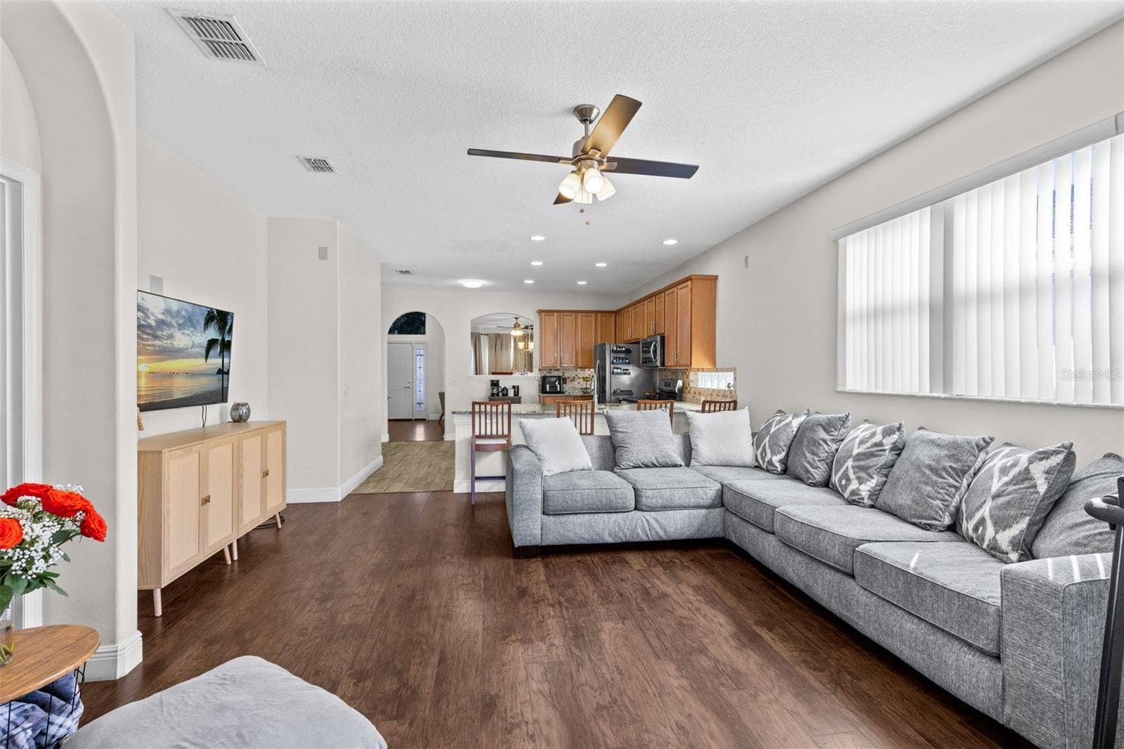10337 ANDOVER POINT CIRCLE, Orlando, FL 32825 Family room