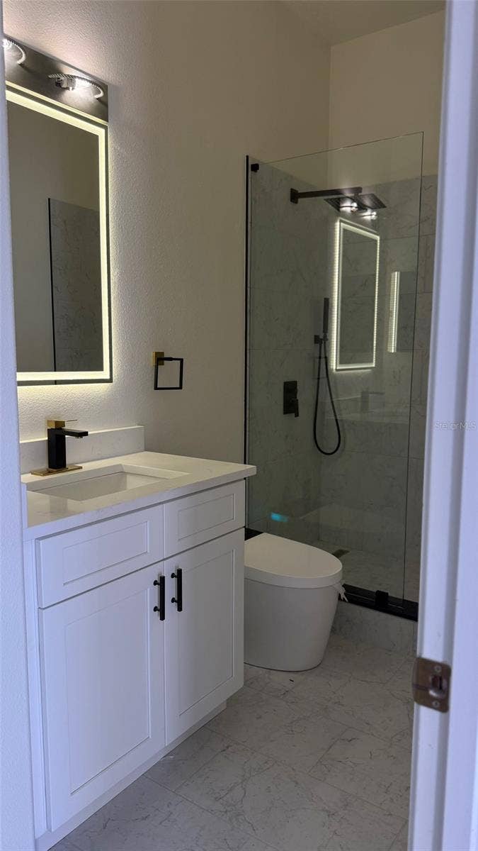 Bedroom 2 in suite Bath