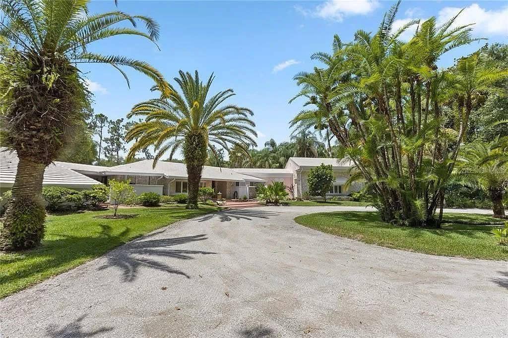 100 ISLAND WAY, Winter Haven, FL 33884