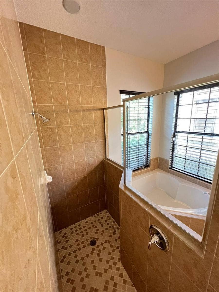 8212 PRESTBURY DRIVE, Orlando, FL 32832 8212 PRESTBURY DRIVE, Orlando, FL 32832