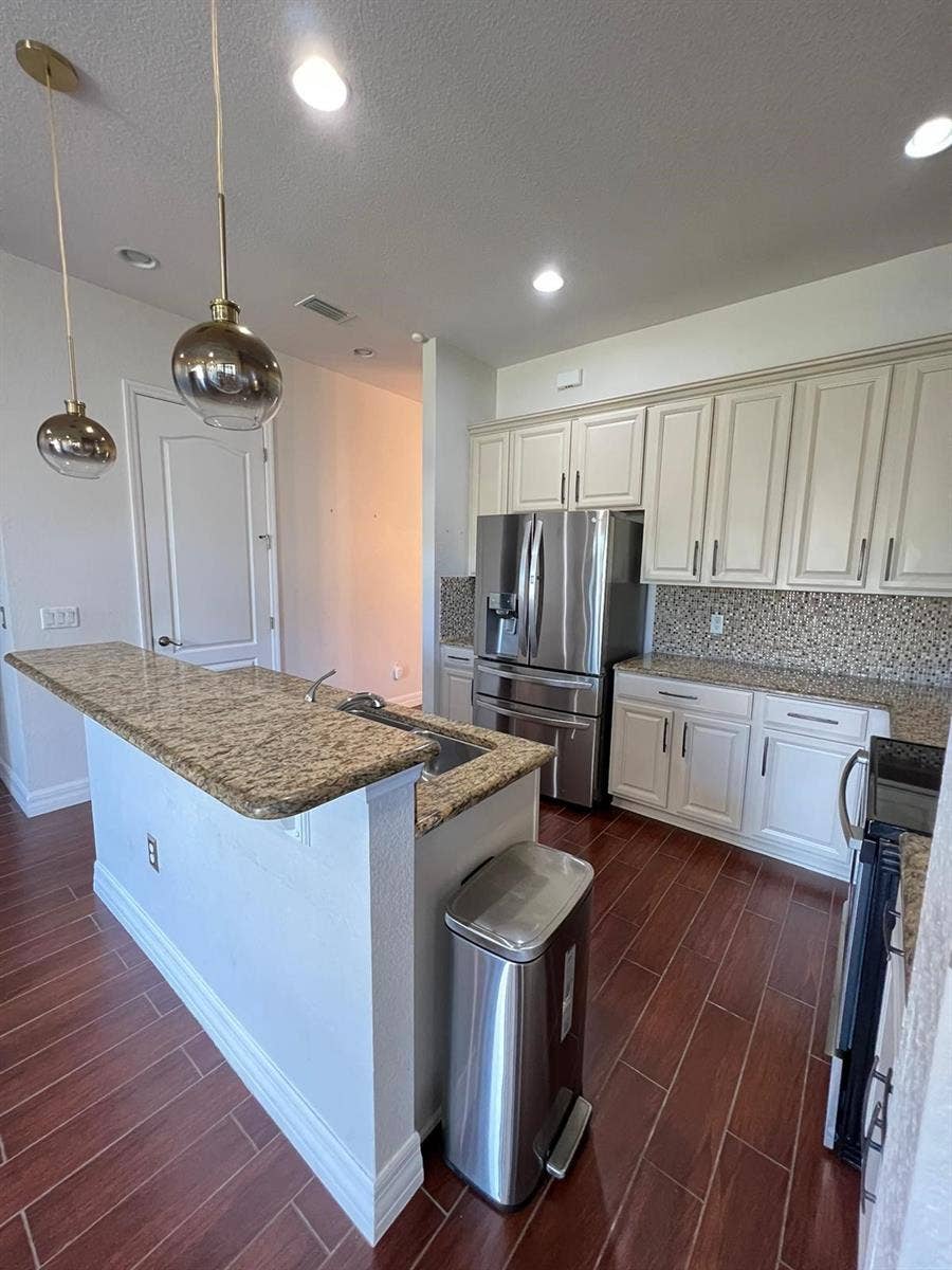 8212 PRESTBURY DRIVE, Orlando, FL 32832 8212 PRESTBURY DRIVE, Orlando, FL 32832