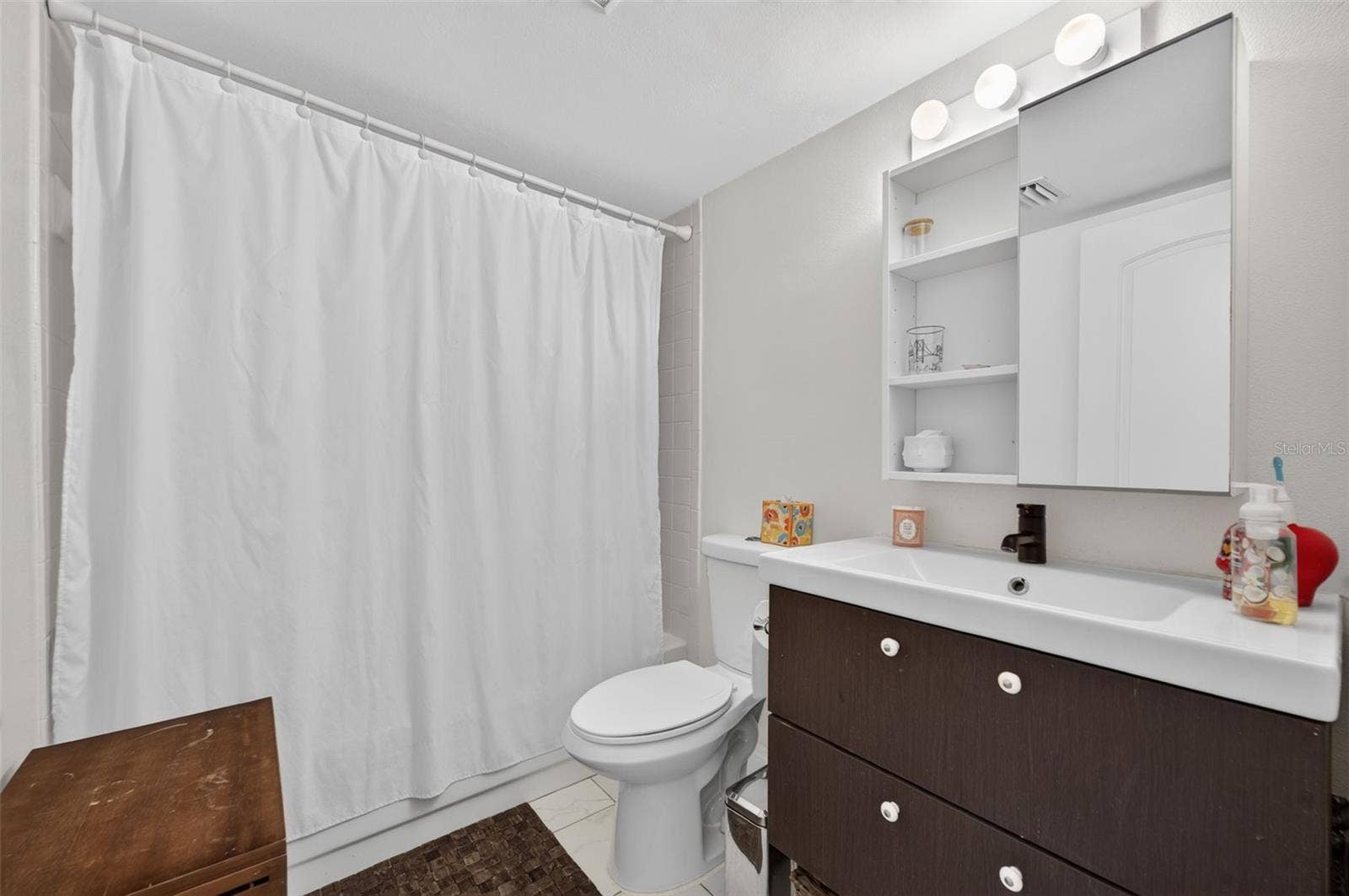 2nd bathroom