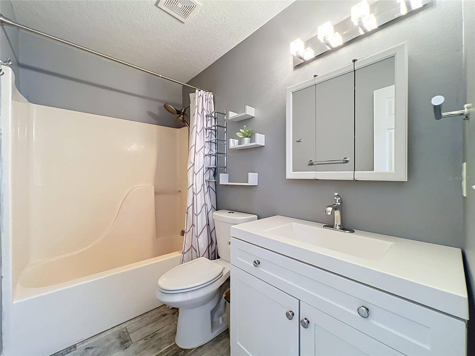 9913 JANETTE LN, Clermont, FL 34711 9913 JANETTE LN, Clermont, FL 34711