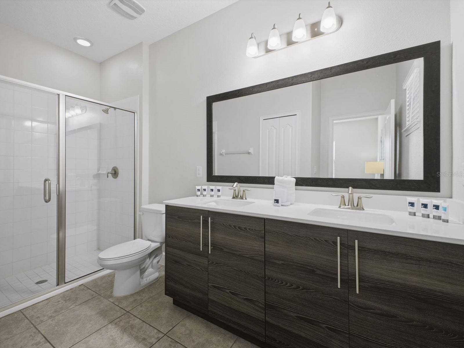 Downstairs ensuite bathroom 1