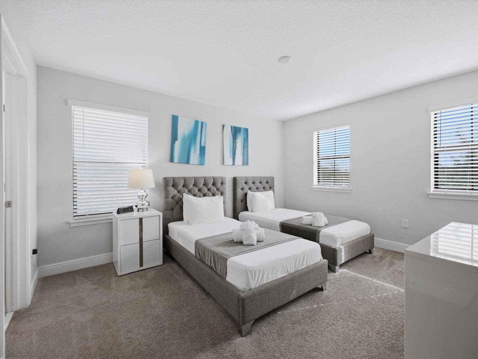 Upstairs ensuite bedroom 4
