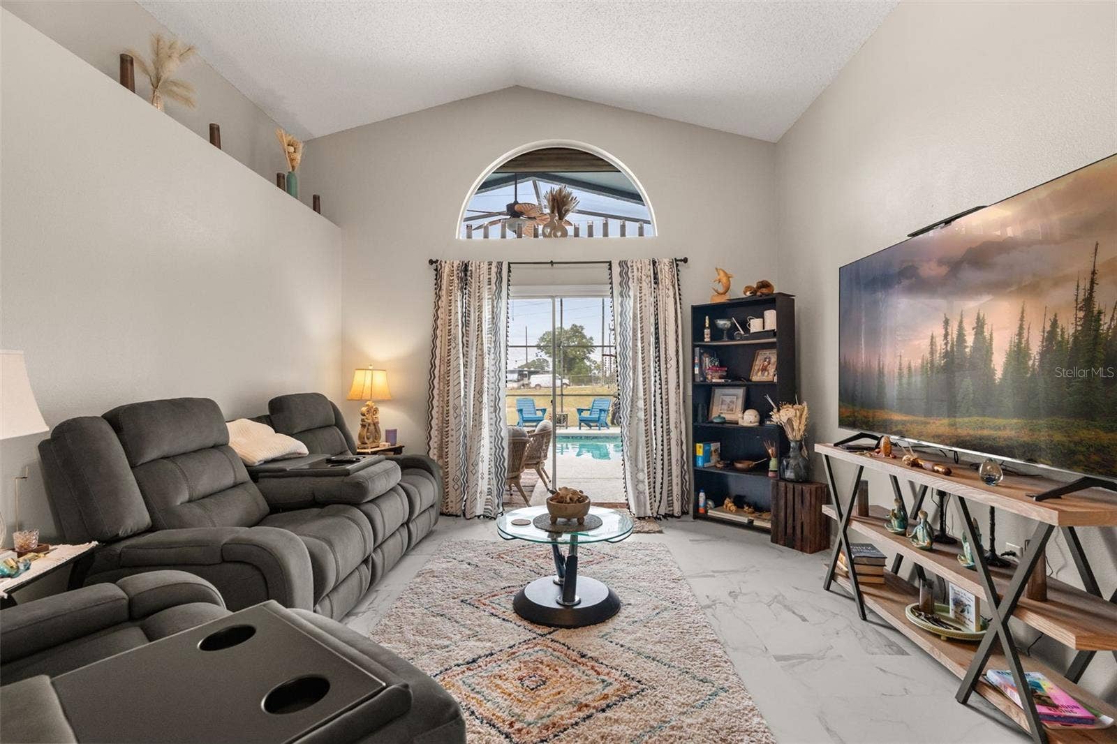 551 MAJESTY DRIVE, Davenport, FL 33837 Living room