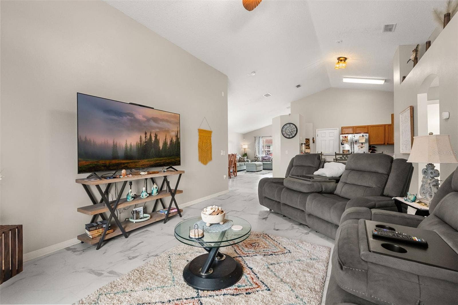 551 MAJESTY DRIVE, Davenport, FL 33837 Living room