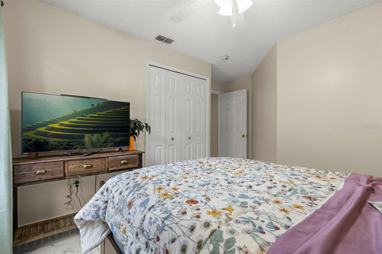 551 MAJESTY DRIVE, Davenport, FL 33837 Guest room #1