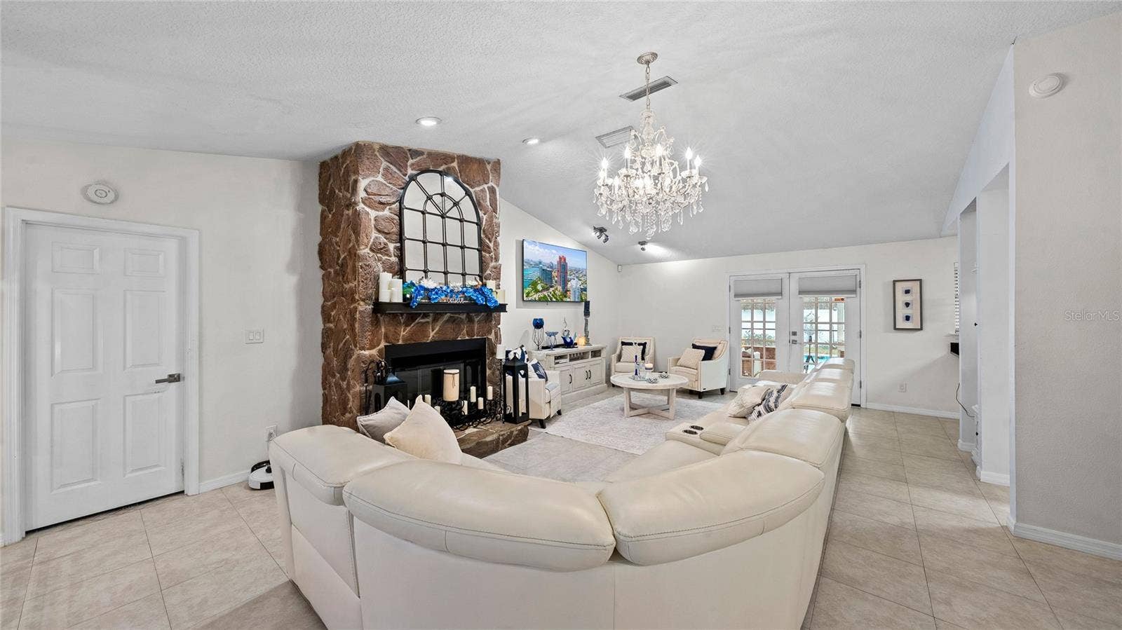 665 CITRUS AVENUE, Oviedo, FL 32765 Living Roomg