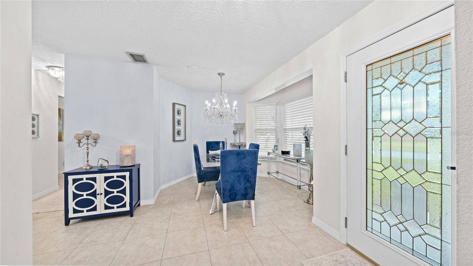 665 CITRUS AVENUE, Oviedo, FL 32765 Foyer/ Formal Dining 2