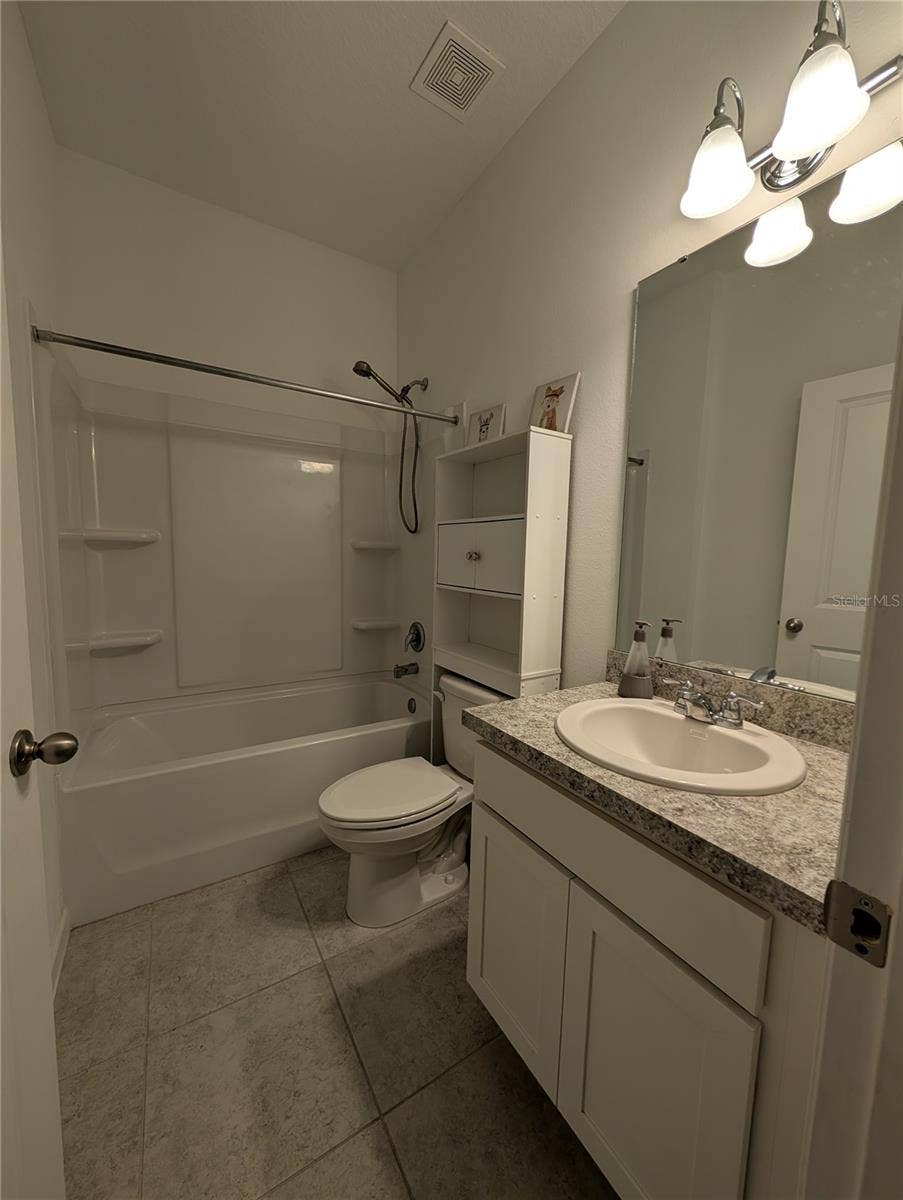 Lake Wales, FL 33898 BATHROOM 2