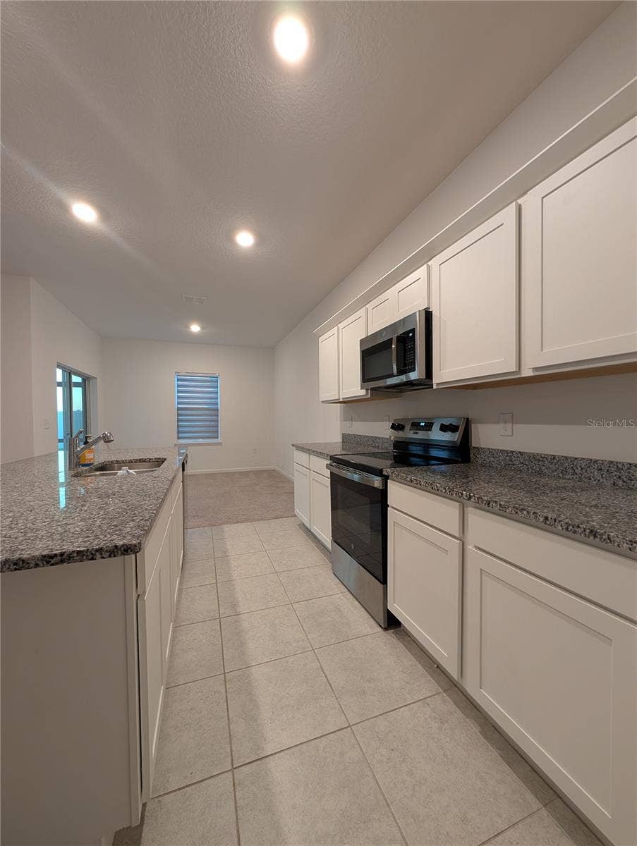 Lake Wales, FL 33898 KITCHEN 2