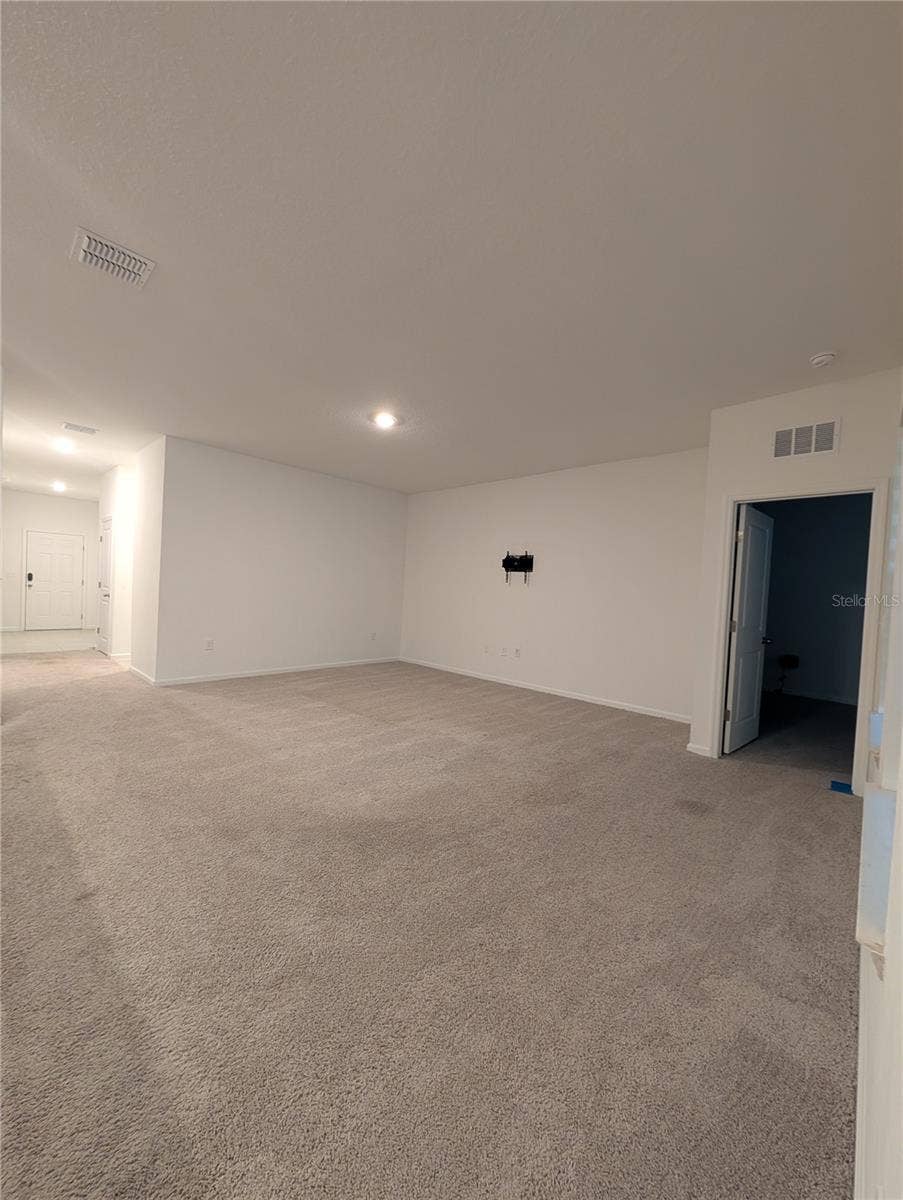 Lake Wales, FL 33898 LIVING ROOM