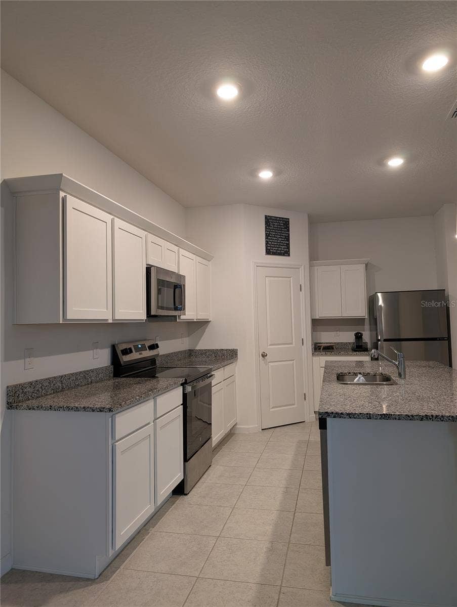 Lake Wales, FL 33898 KITCHEN