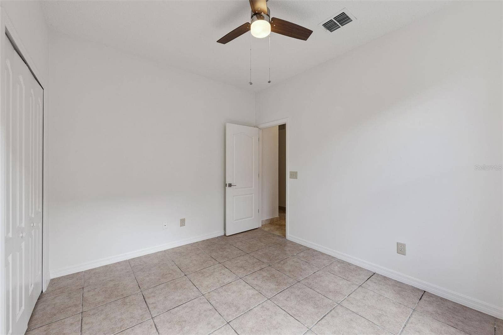 13714 HUNTWICK DRIVE, Orlando, FL 32837 13714 HUNTWICK DRIVE, Orlando, FL 32837