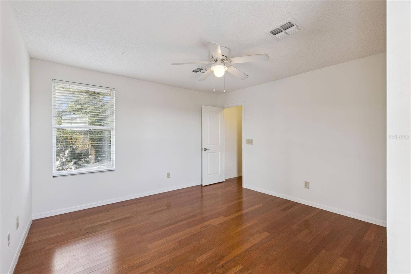 13714 HUNTWICK DRIVE, Orlando, FL 32837 13714 HUNTWICK DRIVE, Orlando, FL 32837