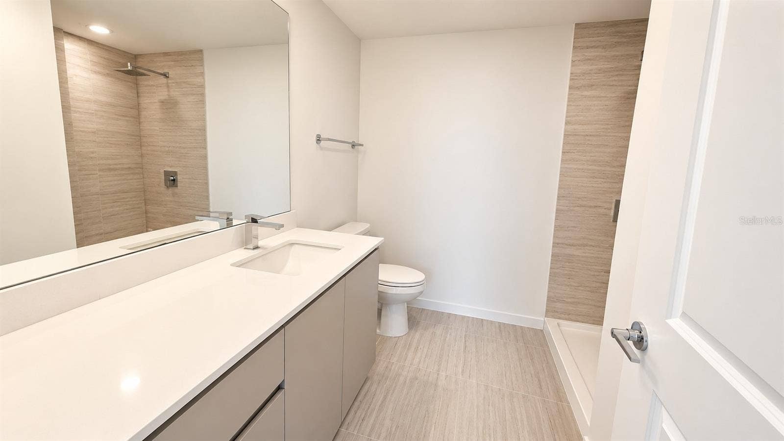 5587 MILLENIA BOULEVARD, #213, Orlando, FL 32839 5587 MILLENIA BOULEVARD, #213, Orlando, FL 32839