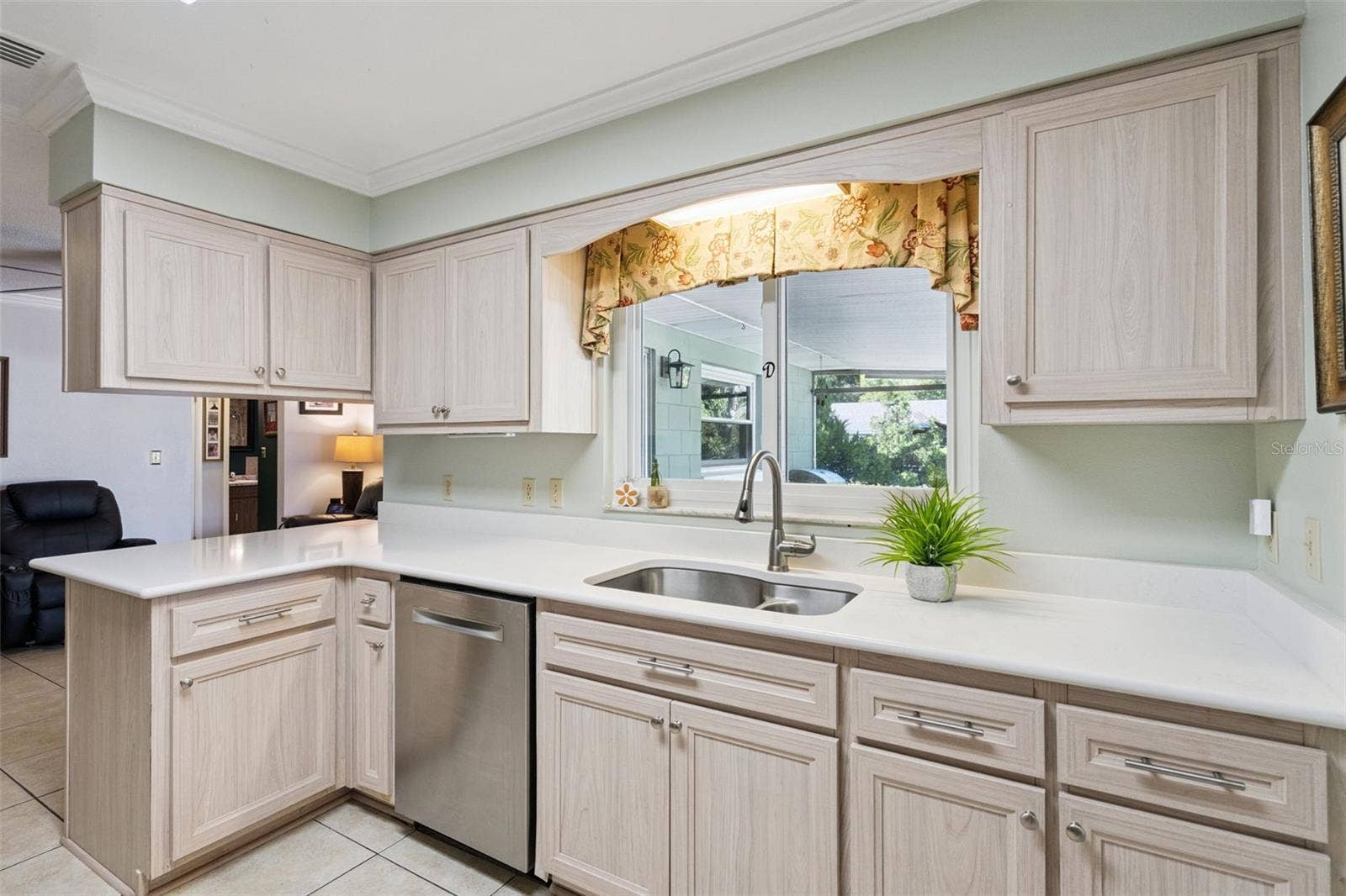 390 GROVE COURT, Winter Garden, FL 34787 390 GROVE COURT, Winter Garden, FL 34787