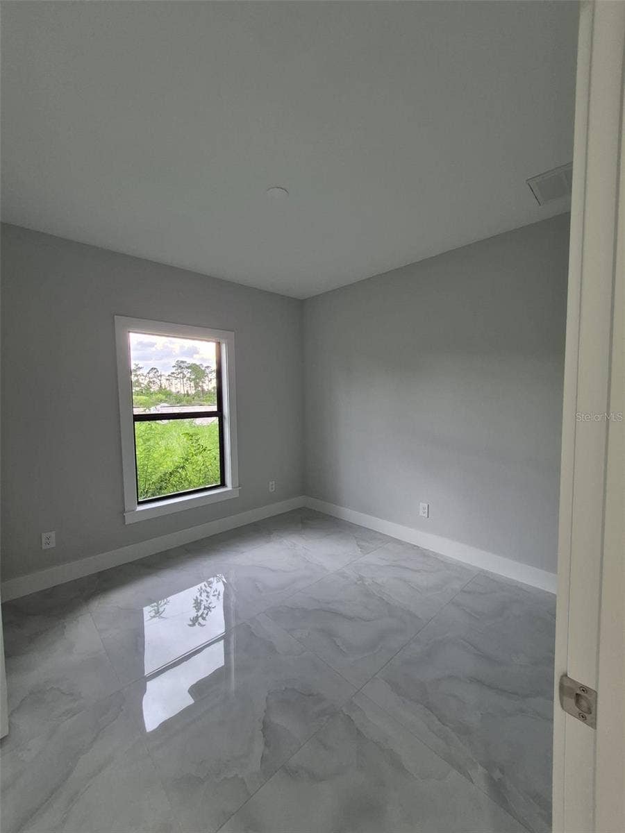 442 WICKHAM AVENUE S, Lehigh Acres, FL 33974