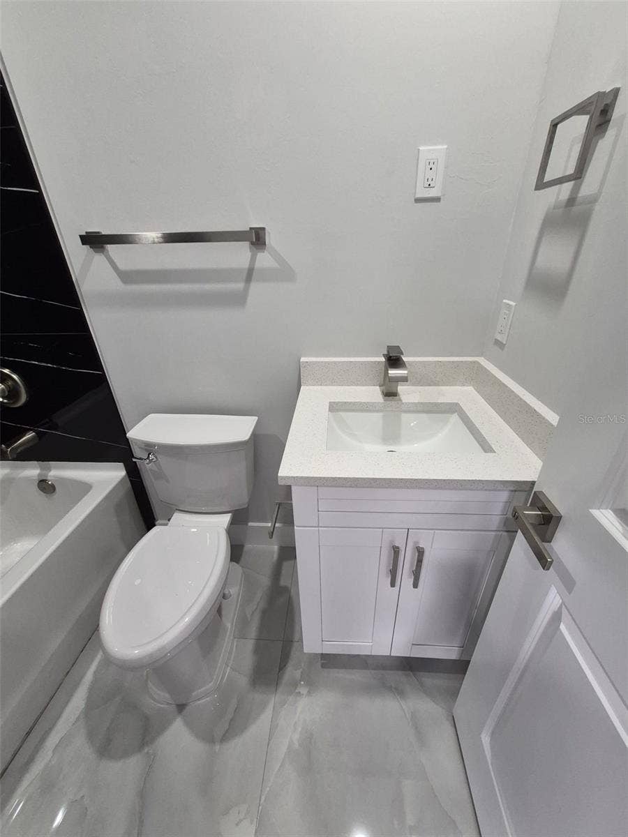 442 WICKHAM AVENUE S, Lehigh Acres, FL 33974