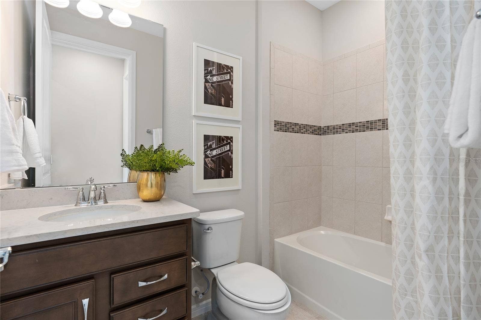 2502 SERENITY GARDEN DRIVE, Kissimmee, FL 34744 Model Home Design Only. Pictures and furnishings are for illustrative purposes only. Elevations, colors and options may vary. Furniture is for model home staging only.