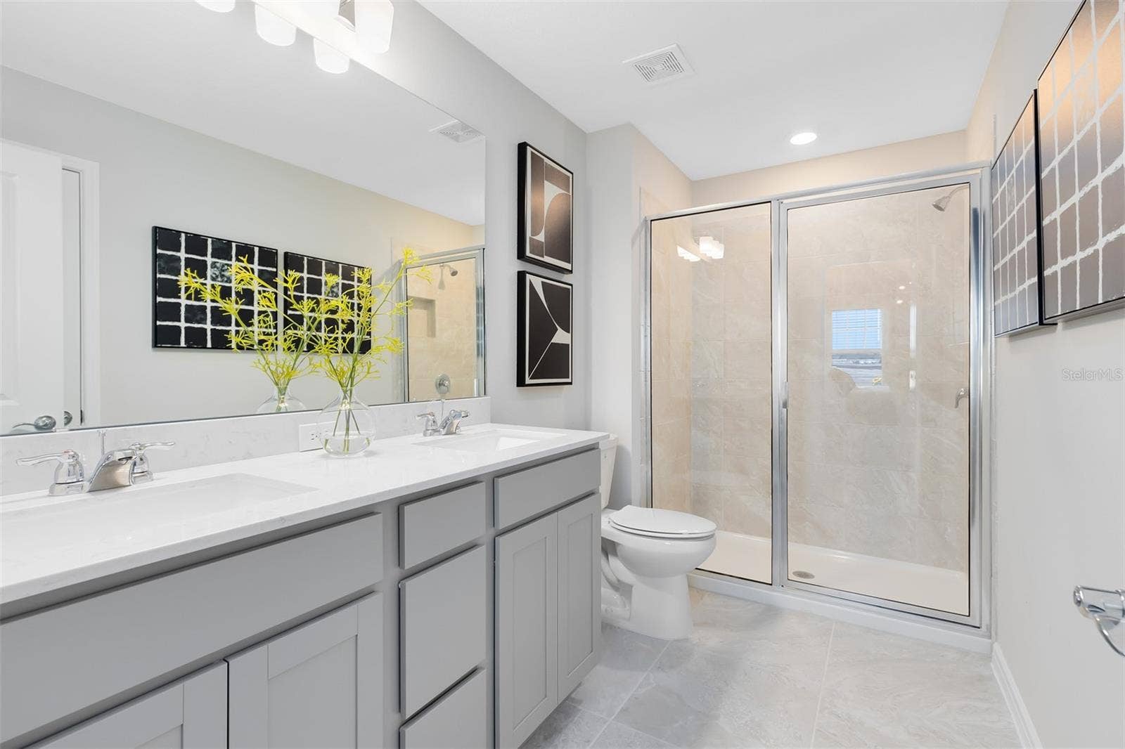 2119 SOUTHBURY DRIVE, Kissimmee, FL 34744 Model Home Design Only. Pictures and furnishings are for illustrative purposes only. Elevations, colors and options may vary. Furniture is for model home staging only.?