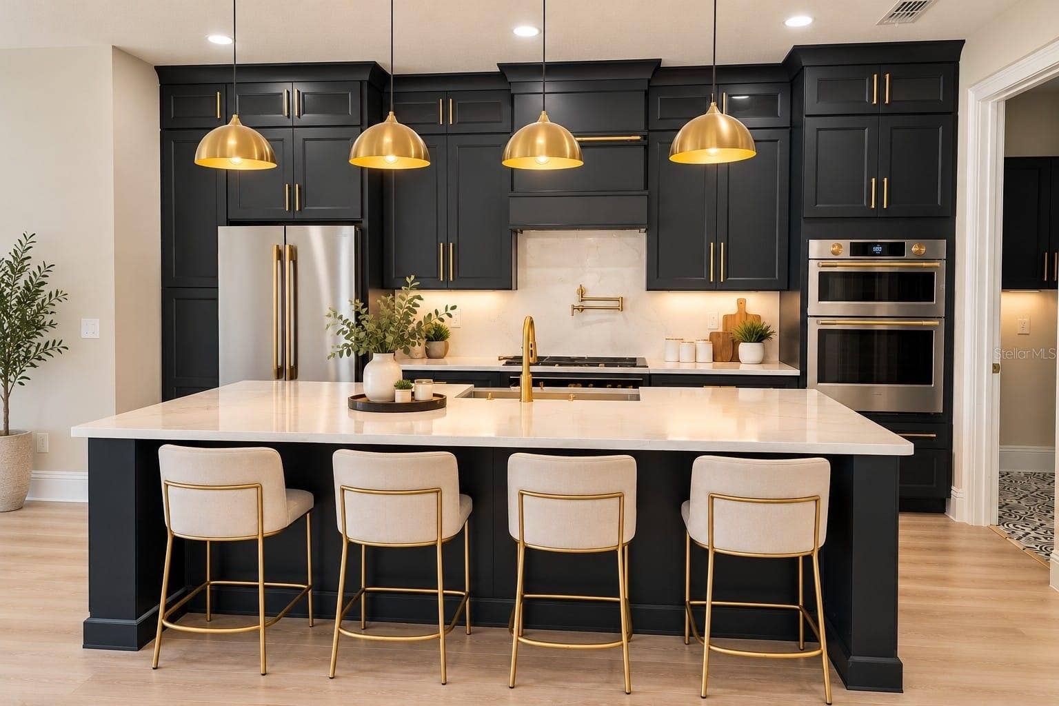 730 MAGNOLIA STREET, Winter Garden, FL 34787 CUSTOM FINISHINGS