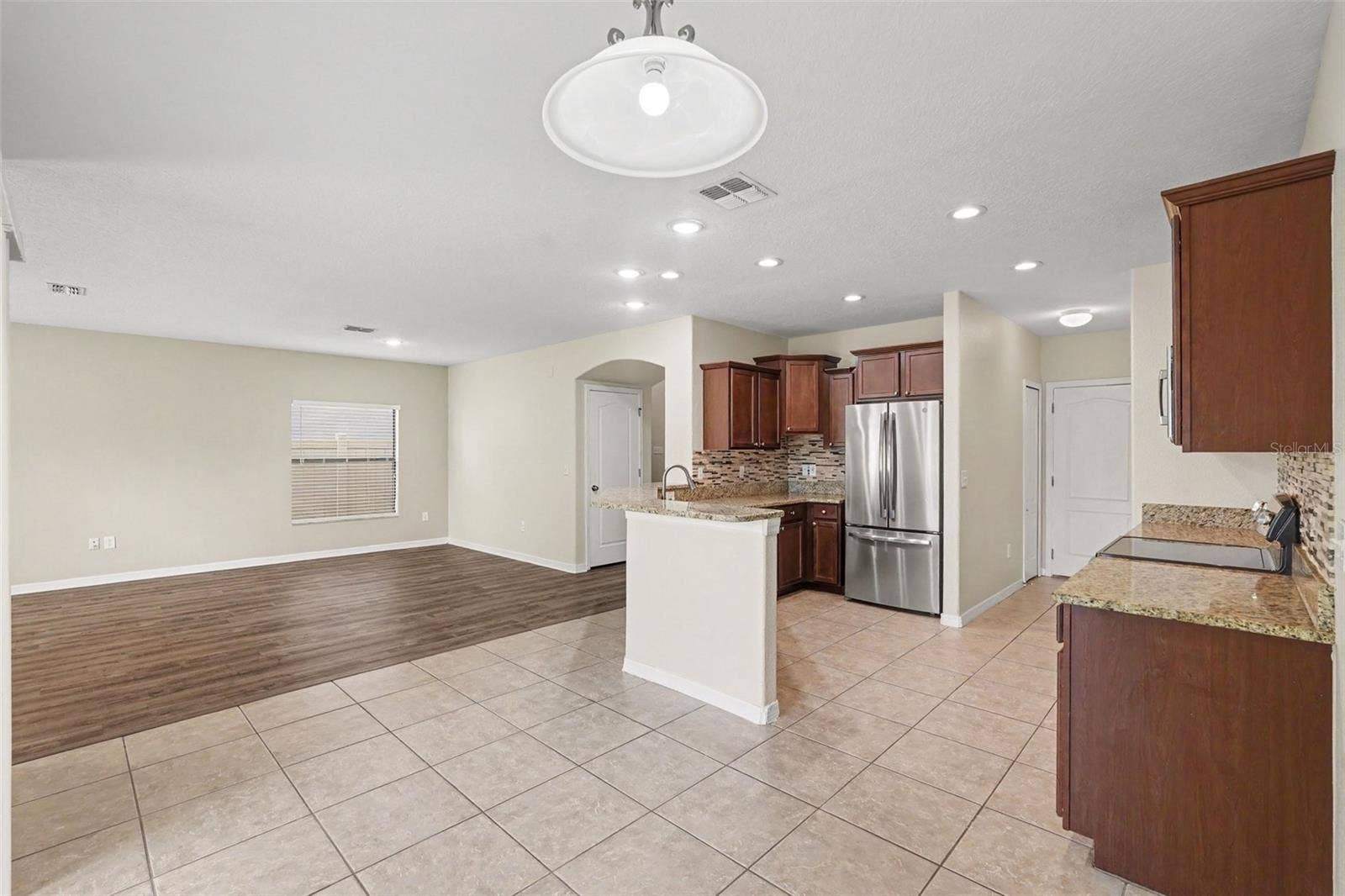 10015 NEWMINSTER LOOP, Ruskin, FL 33573 10015 NEWMINSTER LOOP, Ruskin, FL 33573
