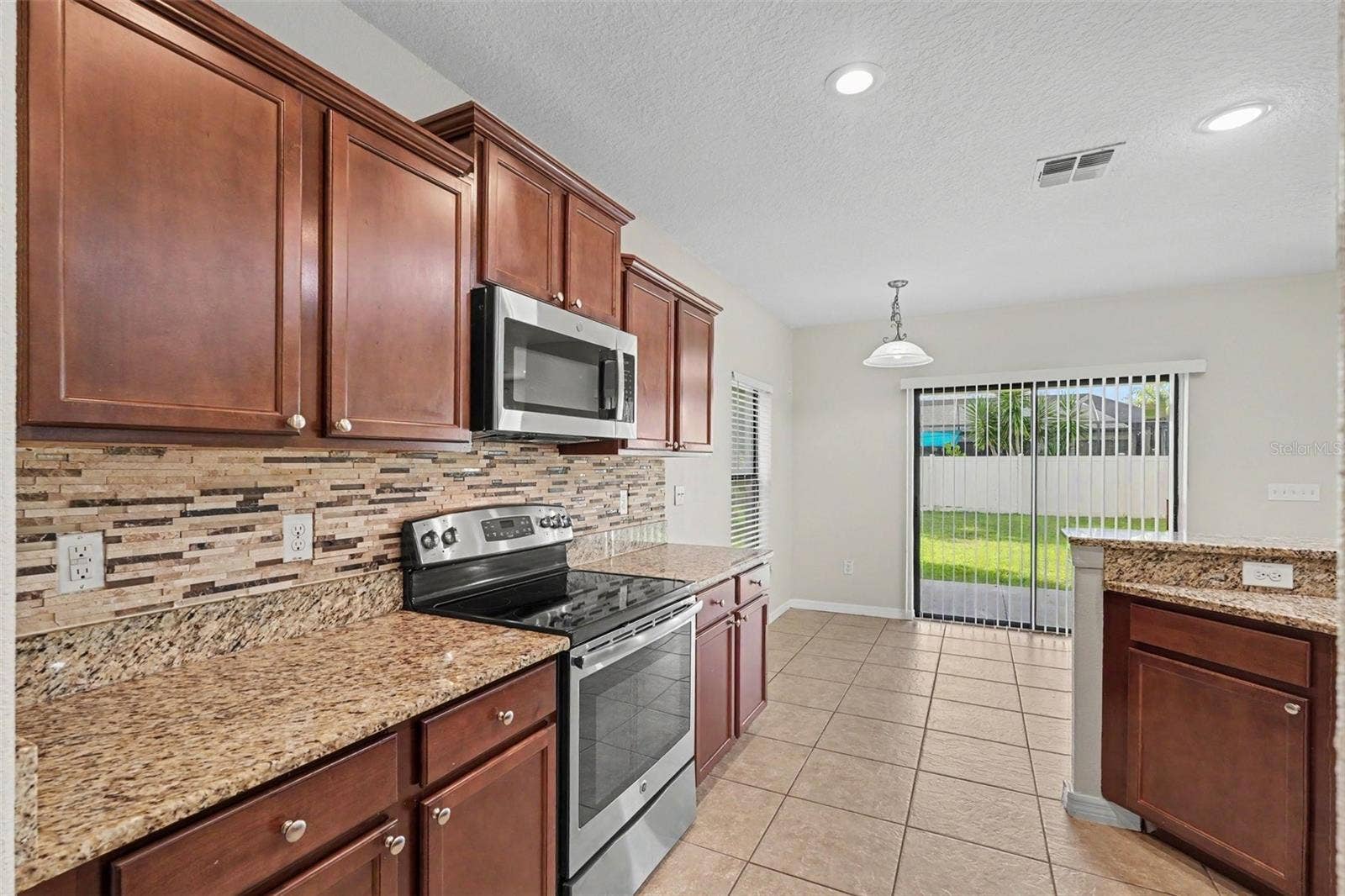10015 NEWMINSTER LOOP, Ruskin, FL 33573 10015 NEWMINSTER LOOP, Ruskin, FL 33573