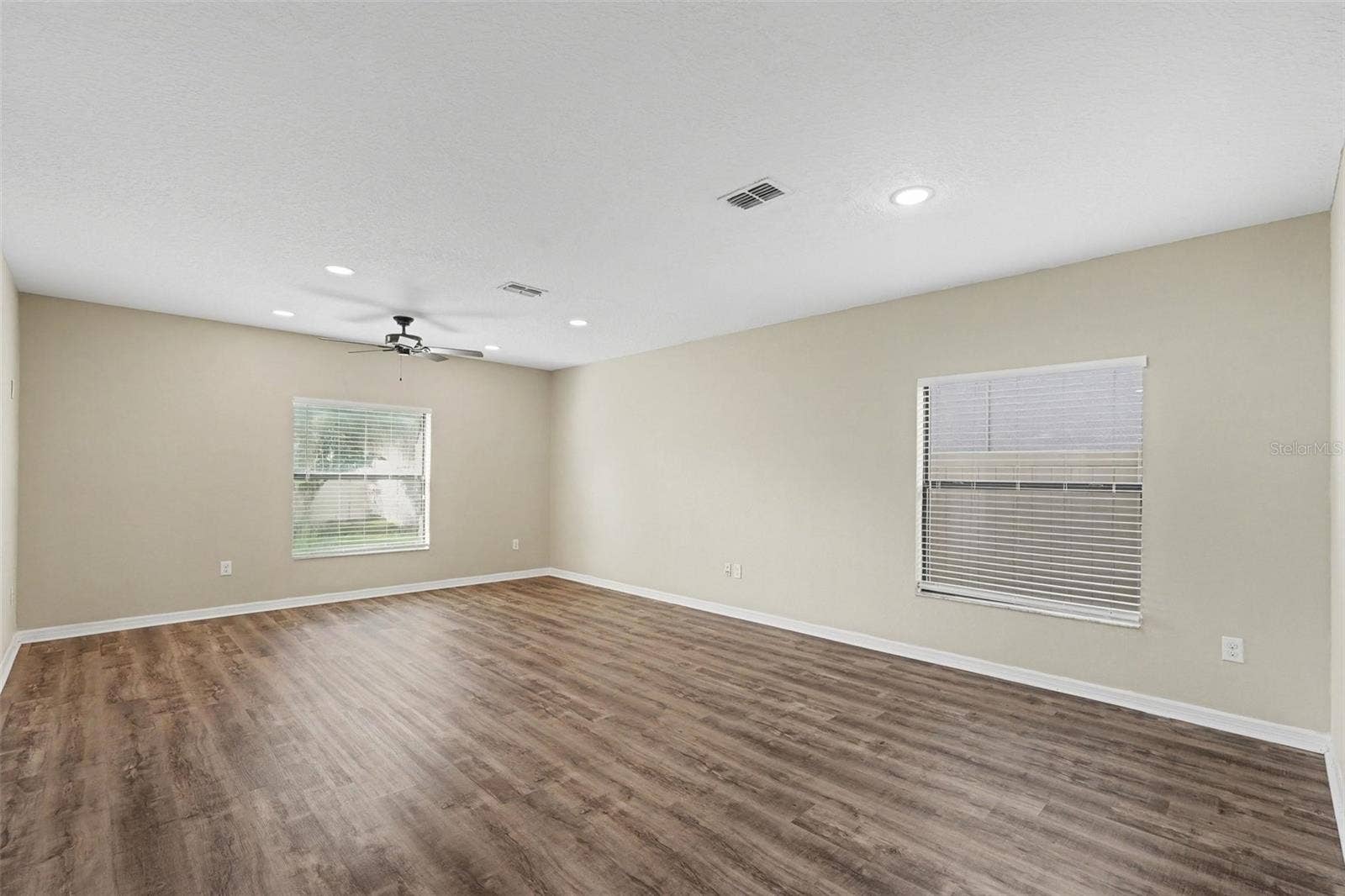 10015 NEWMINSTER LOOP, Ruskin, FL 33573 10015 NEWMINSTER LOOP, Ruskin, FL 33573