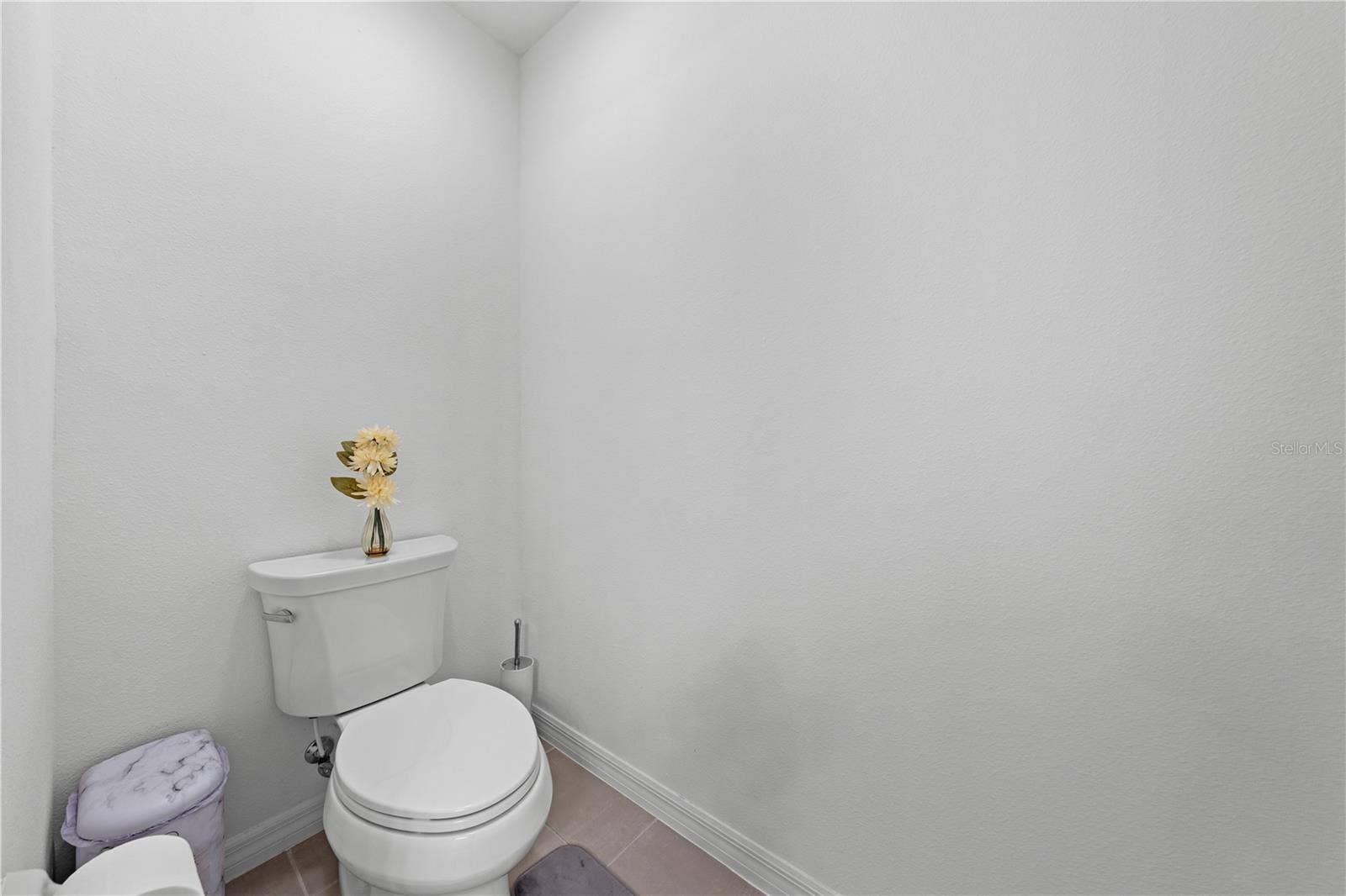 5657 CAMILLA STREET, St Cloud, FL 34771 Master water closet