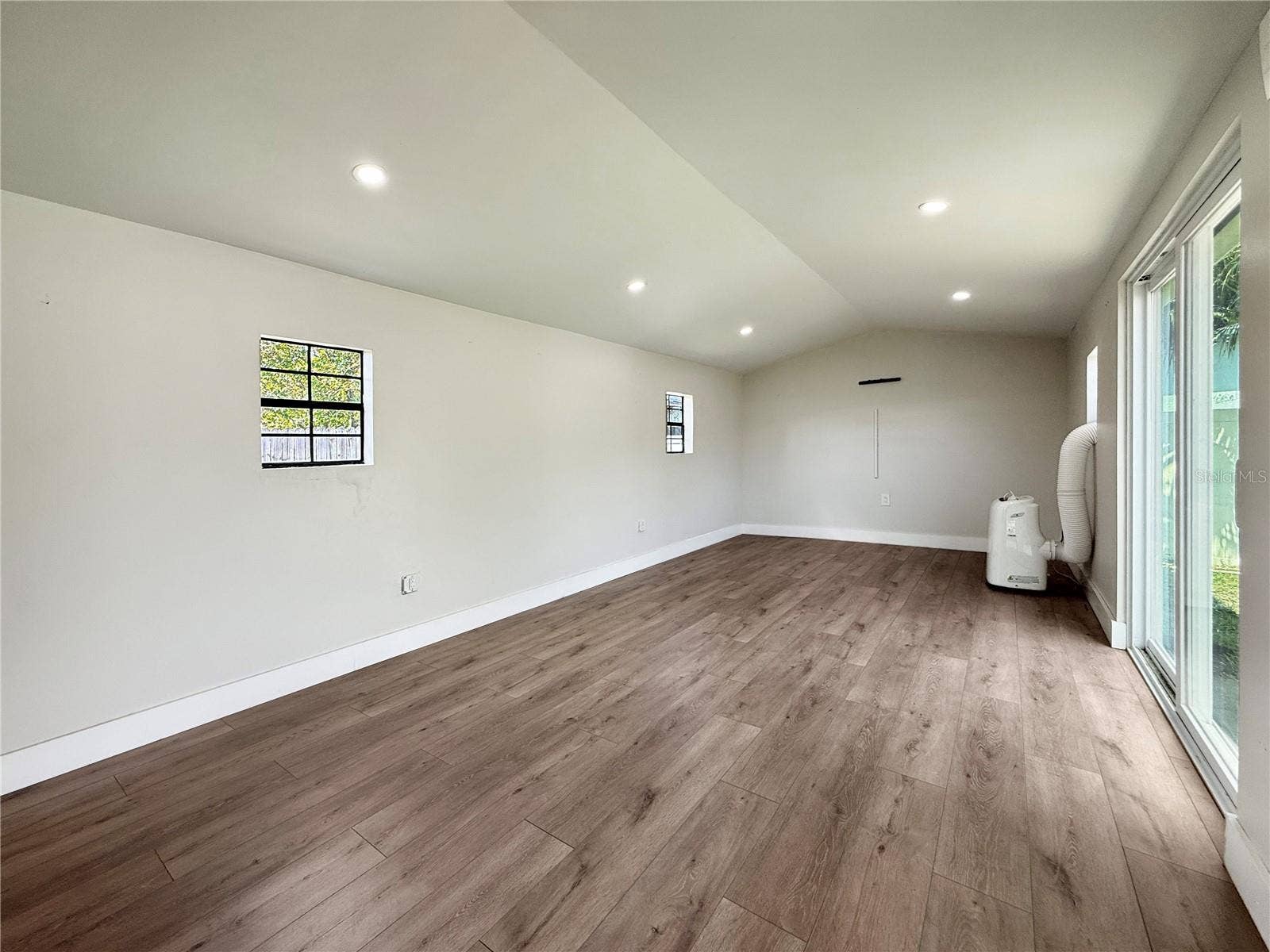 4501 S CORTEZ AVE, Tampa, FL 33611 4501 S CORTEZ AVE, Tampa, FL 33611