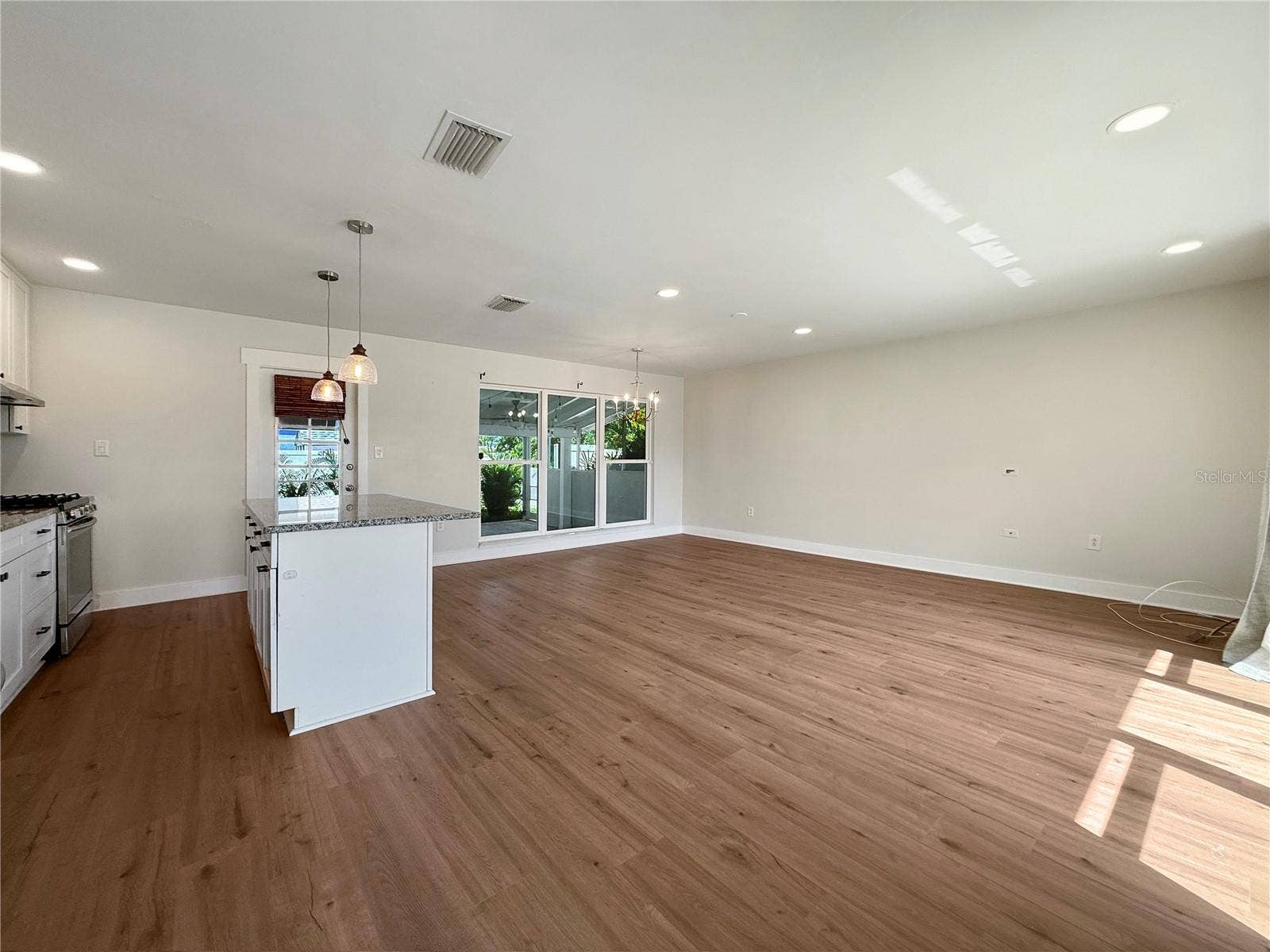 4501 S CORTEZ AVE, Tampa, FL 33611 4501 S CORTEZ AVE, Tampa, FL 33611