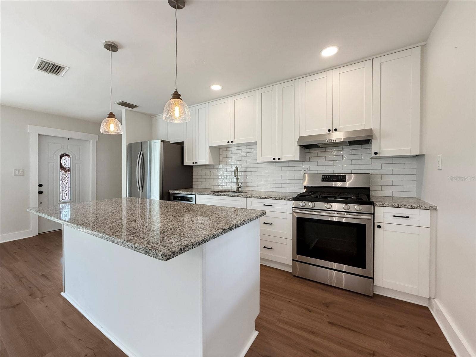4501 S CORTEZ AVE, Tampa, FL 33611 4501 S CORTEZ AVE, Tampa, FL 33611