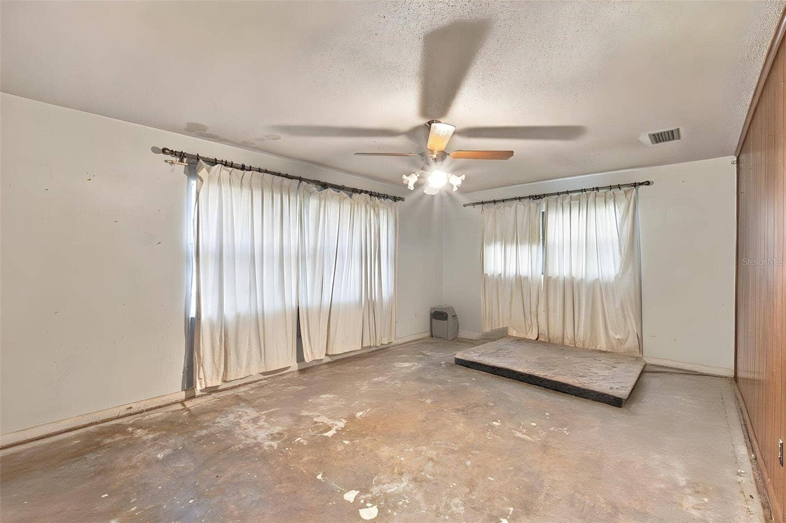 900 NE 45TH PLACE, Ocala, FL 34479 900 NE 45TH PLACE, Ocala, FL 34479
