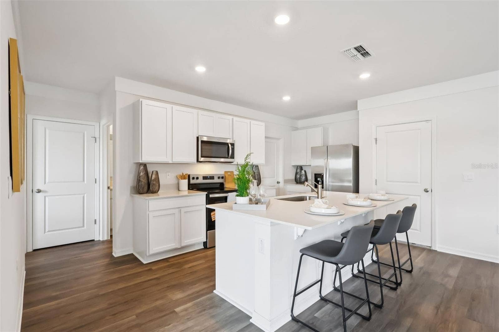 5315 CLOUDBERRY AVENUE, Lakeland, FL 33811 5315 CLOUDBERRY AVENUE, Lakeland, FL 33811