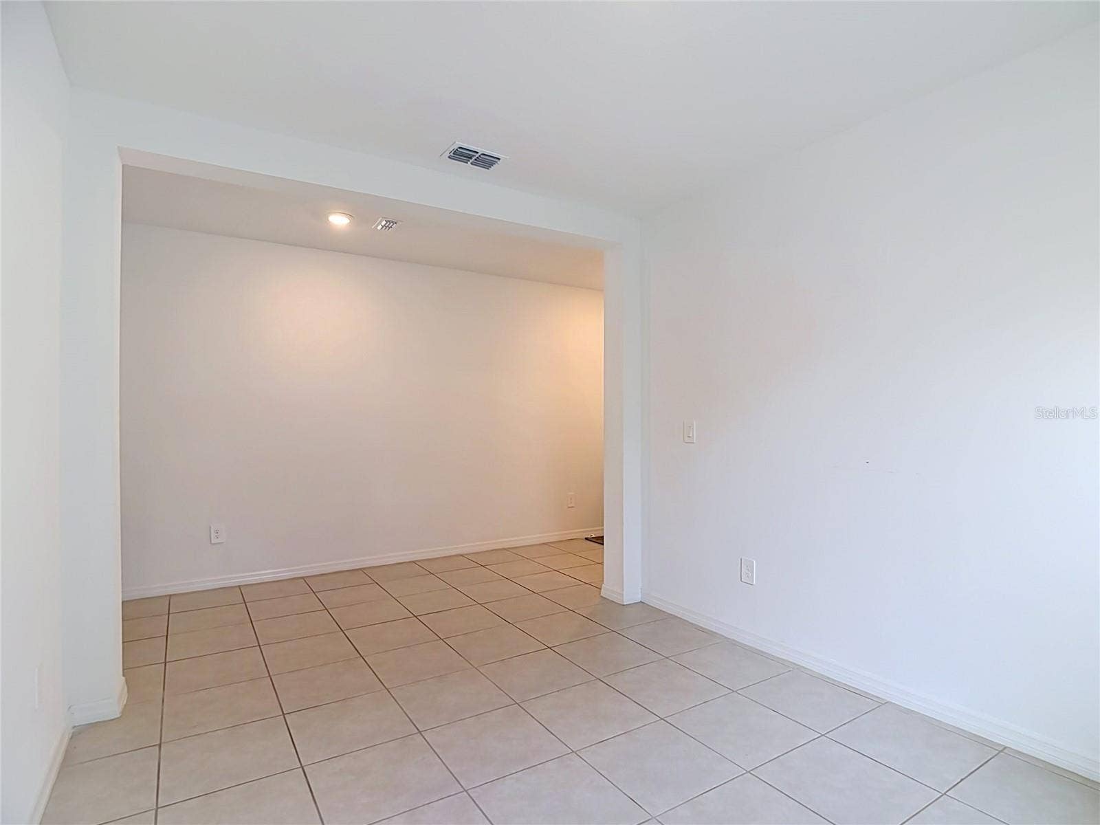 1633 RED LOOP, Lakeland, FL 33801 1633 RED LOOP, Lakeland, FL 33801