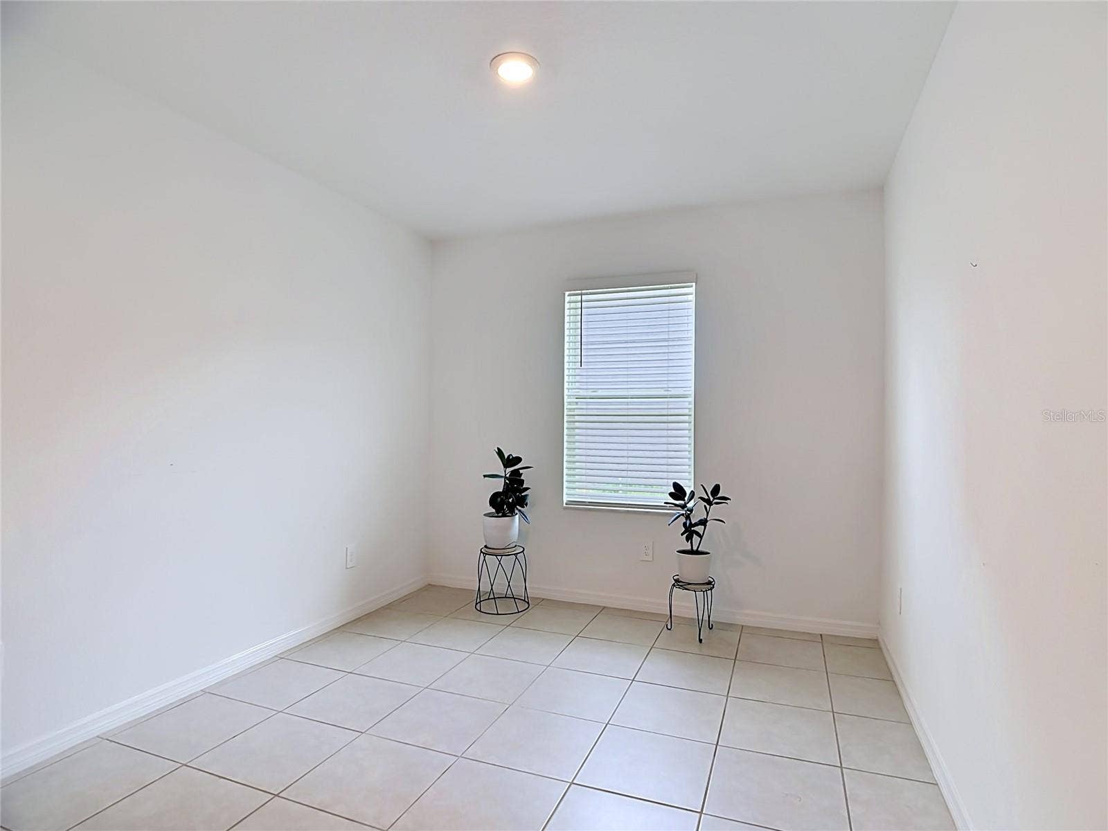 1633 RED LOOP, Lakeland, FL 33801 1633 RED LOOP, Lakeland, FL 33801