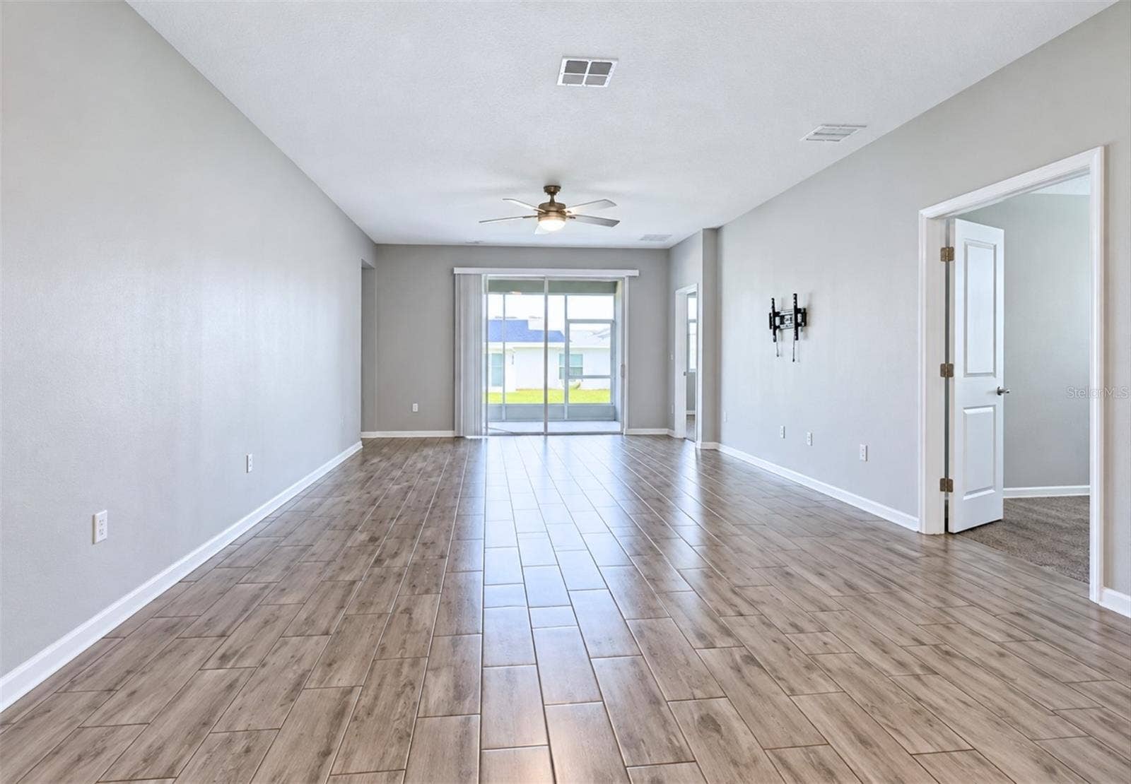 1185 SAGUARO STREET, Haines City, FL 33844 1185 SAGUARO STREET, Haines City, FL 33844