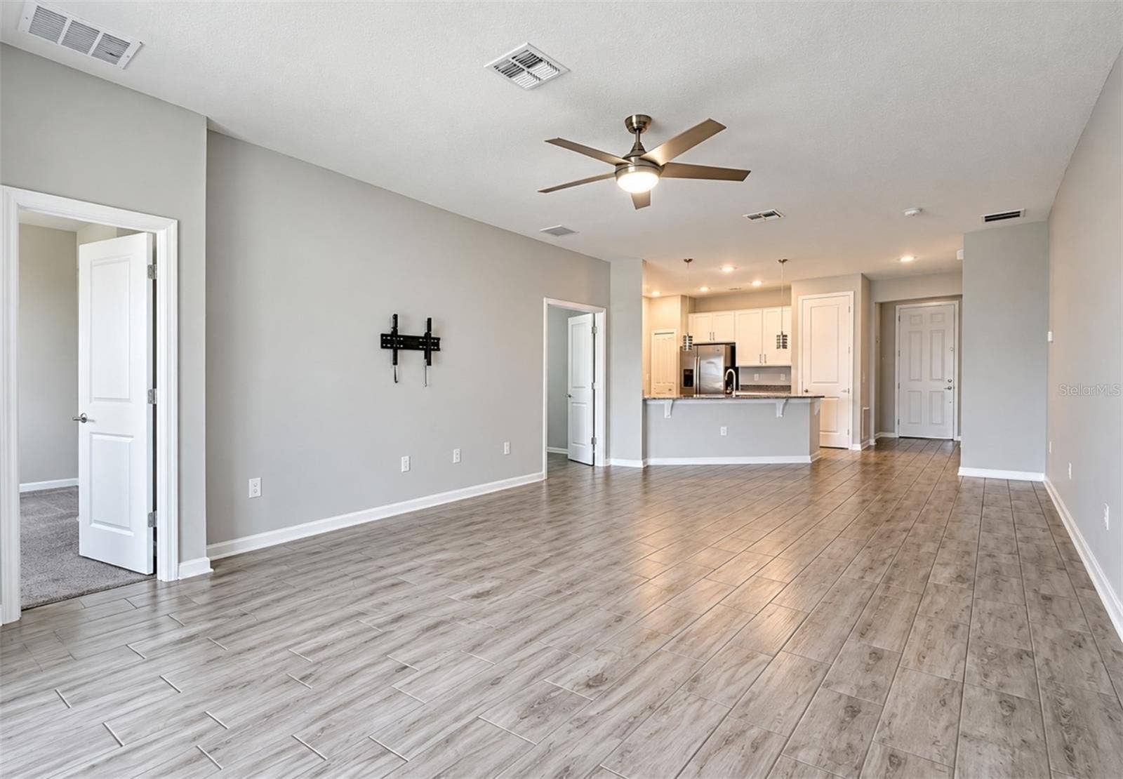 1185 SAGUARO STREET, Haines City, FL 33844 1185 SAGUARO STREET, Haines City, FL 33844