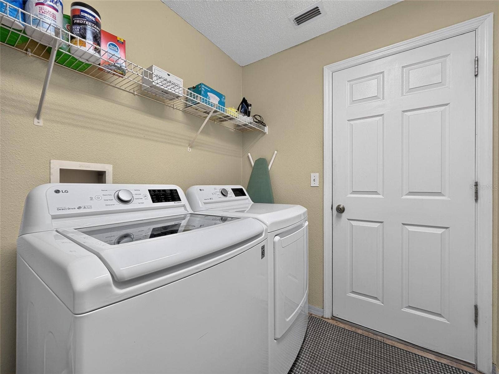 1048 HILL MOUNT DRIVE, Minneola, FL 34715 1048 HILL MOUNT DRIVE, Minneola, FL 34715